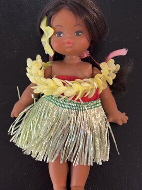 Vintage Hawaiian/Polynesian Hula Doll